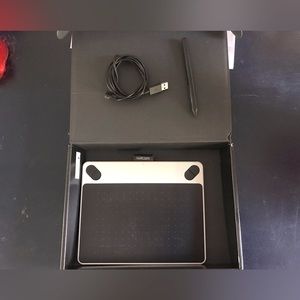 Wacom Intuos (Small White)